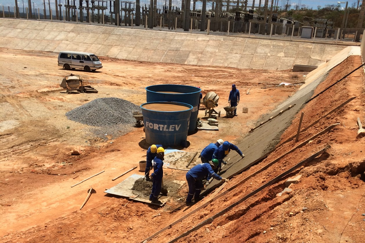 Construção base eólica